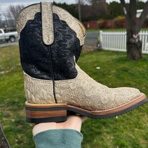 Ferrini Two-Tone Western Boot in Black and Beige